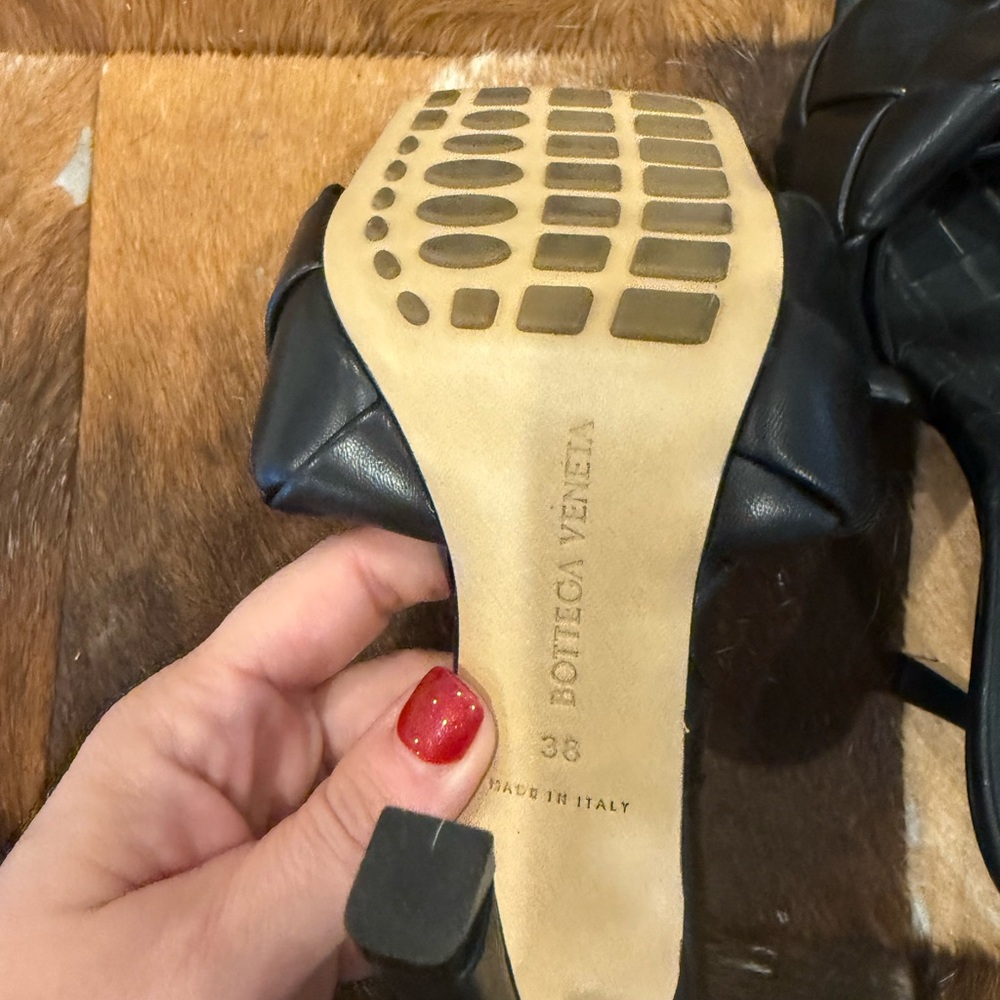 Bottega Veneta Lido Mules - Black - Picture 6 of 6